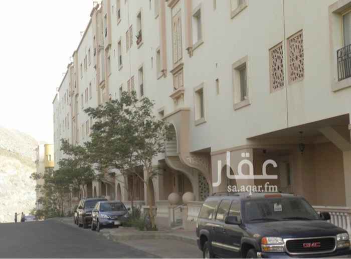 1510238 شقة للايجار الشهري او السنوي سواء بأثاث او بدون في قصر العين للوحدات السكنية
مساحتها 128 متر
مكونة من 3 غرف وصالون وصالة معيشة وغرفة خادمة واربع حمامات ومطبخ