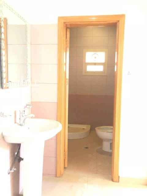 1749586 غرفه كبيرا ومطبخ وحمام راكب مكيف اسبيلت