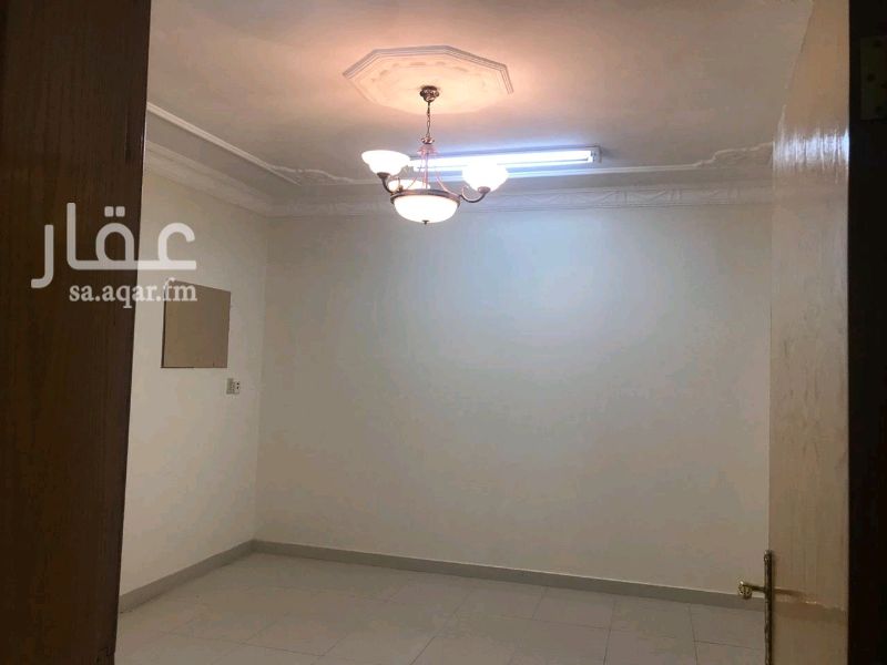 1352556 للايجار فله موقع ممتاز فى الثنيانيه شارع 20 غرب عمرها 5 سنوات تشطيب سوبر لوكس حوش وجراج سياره تحت خدمات مجلس رجال مجلس نساء مجلط صاله مطبخ راكب ثلاث دور ال مياه فوق 5 غرف نوم منهم واحده ماستر مطلوب 50 الف