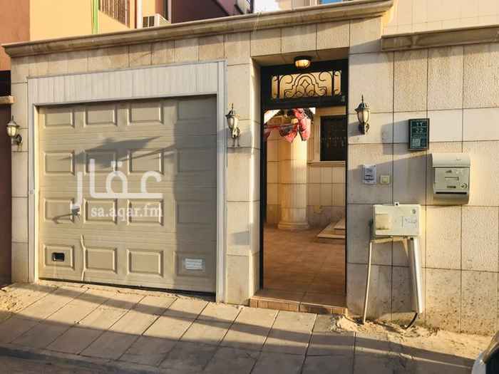 1409619 دور ارضي من فيلا ( خلف قزاز )
مدخل مستقل
يحتوي الدور علي ٣ غرف نوم ( غرفه نوم مستر )
صاله - غرفة طعام - مطبخ - مكيفات اسبليت جديدة بالكامل
مسبح خاص بالدور و جراج سيارة