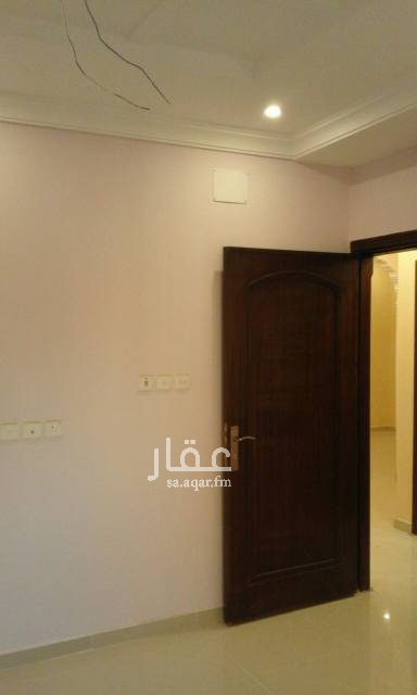 1510368 للبيع شقه فاخره سعرلقطه اماميه مدخلين
5غرف صاله مطبخ 3دوراة مياه موقف خاص خزان مستقل سفلي وعلوي المساحه 155م السعر280الف ريال
ضمان على السباكه والكهرباء والهياكل الخرسانيه
الموقع جده شرق شارع فلسطين
لتواصل 0546972079