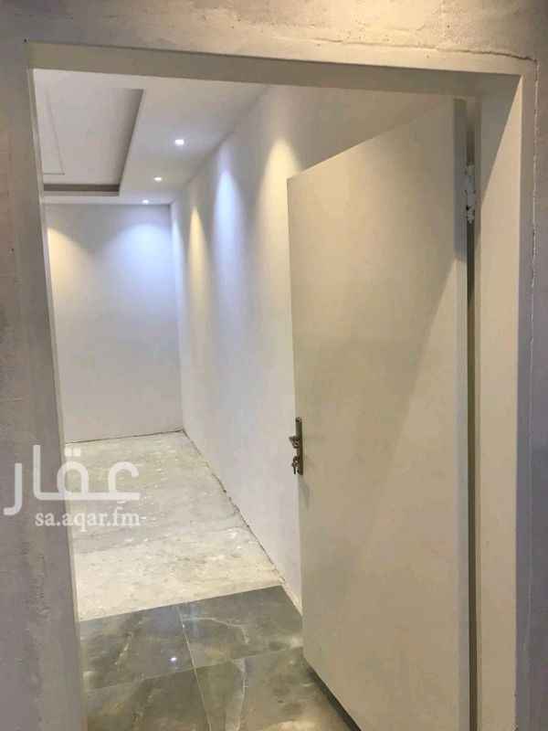 1222558 غرف لشباب جديدة
الغرف ٤×٦
غرفة مع كونتر مغسله مع حمام مع مكيف اسبلت
طريق الملك عبدالعزيز مع طريق قوات الامن الخاصه