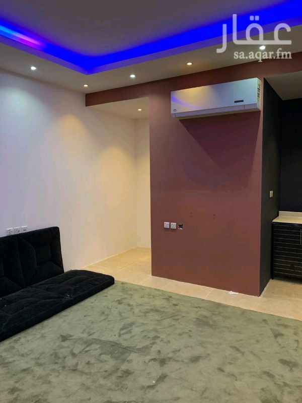 1387981 غرف للايجار عزاب
مكونة من 1 غرفة وحمام وكاونتر مطبخ
يوجد داخلها: مكيف اسبلت - فرشة - إضاءة ليد
الايجار : (شامل الكهرباء والمياه)
يوجد حارس
توجد عروض خاصة للايجار 3 أشهر و 6اشهر
الموقع : حي العارض طريق الملك عبد العزيز مع طريق قوات الامن الخاصة
للتواصل (0547371789)