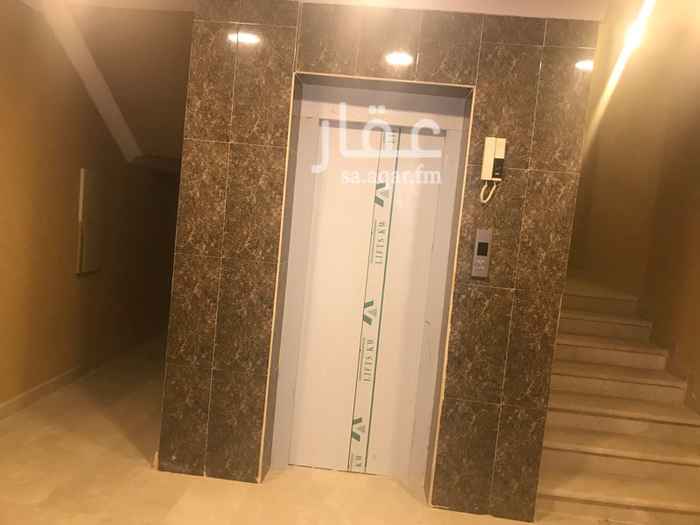 1297461 شقه الأيجار خلف سنتر بوينت ثلاث غرف وصاله وثلاث دورات مياه. نضام ماستر روم. مطبخ راكب كما هو موضح . يوجود صرف صحي ومياه محلاه
وقريبه من المسجد ويتوفر خيارات اخرى
ويوجد شقق ايجار شهري
طريقه الدفع كل 6 اشهر.