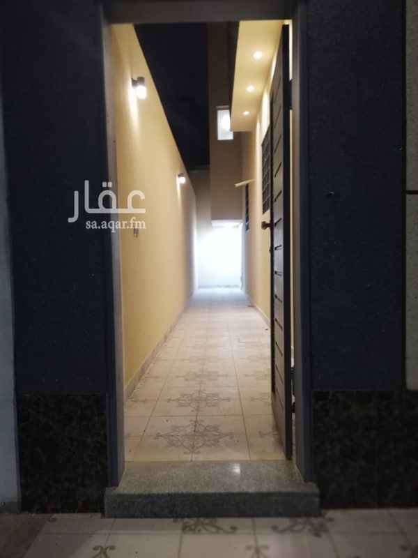 1535455 غرفتين نوم
صالة
مجلس
مدخل مستقل
المطبخ نظام امريكي
سطح صغير