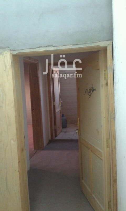 1698566 شقق عزاب مناسبه للعسكر وطلاب الجامعات قريبه من مركز تدريب ادفاع المدني ولامن العام 10 دقائق قريبه من الجامعة الاسلاميه وطيبه 10 دقائق ....الموجود غرفه مع دوره مياه خاصه مكيفه 650شامل الكهرب غرفتين ودوره مياه خاصه 750 شامل الكهرب.. غرفتين وصاله ومطبخ ودوره مياه مكيفه 1450شامل الكهرب غرفتين ومطبخ ودوره مياه غير مكيفه 1200 شامل الكهرب ..الموقع خلف مطبعه القران طريق تبوك الجرف مخطط انخيل الموقع هادي جدن ..الاسعار ثابته والإعلان واضح رسوم المكتب علا المستاجر 250ريال