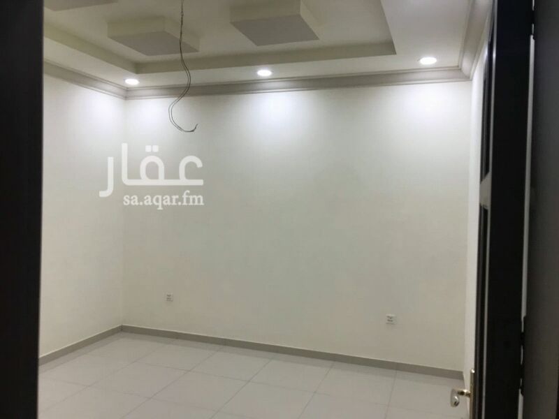 1300963 يوجد شقق جدبده في المروه مساحه حدود 100 م وعلى الطبيعه 120 م مكونه من 4 غرف وغرفة شغاله وغرفة سائق وموقف خاص وخزان علوي وسفلي المطلوب 370 الف
