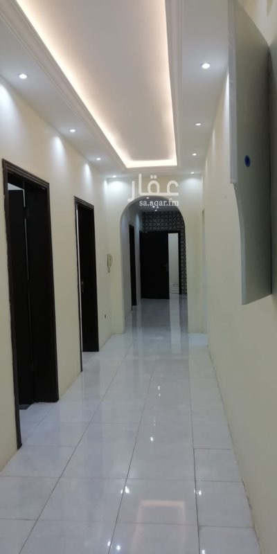 1646388 يمكن دفع الايجار شهرياً او حسب رغبة المستاجر
موقف خاص
عداد كهرباء مستقل
الماء واصل تحلية شركة المياة
عند الرغبة في استفسار او الحصول على الموقع ومشاهدة الشقة الاتصال بالحارس رقم
0537090641