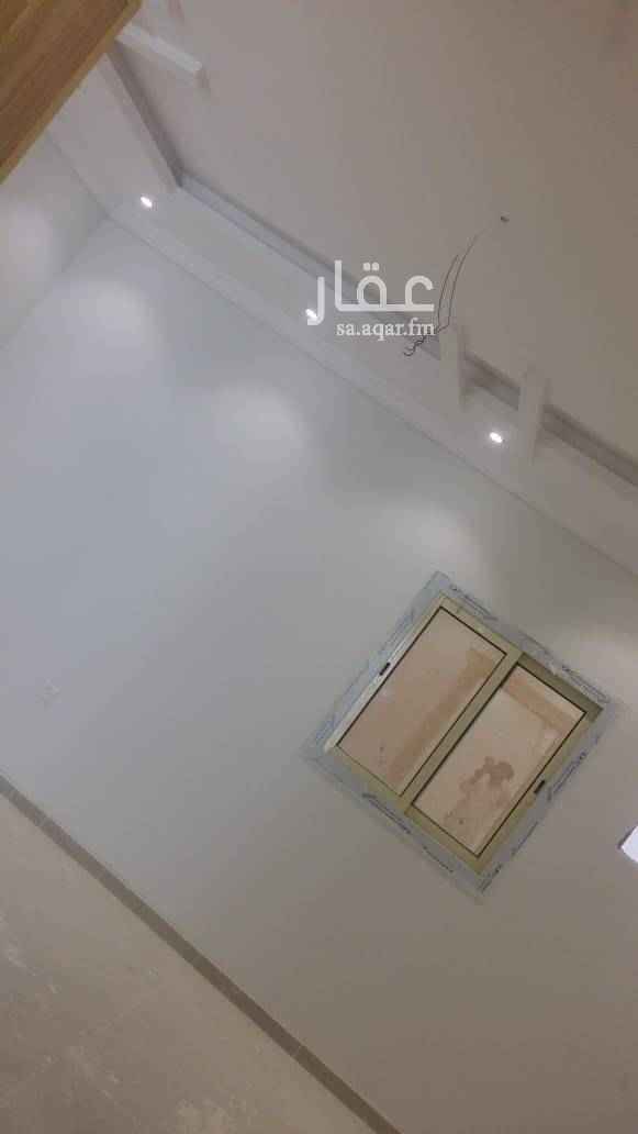 1579262 نظام شقق مساحة 360. الدور الأرضي 4 6غرف وصالة. ومطبخ. 3 دورات مياة. موسسة مصعد. حوش مدخل سياره غرفه سائق شارعين الواجهه جنوبيه غربيه. الدور الاول 5 غرف ومطبخ. 3 دورات مياة الملحق غرفتين ومطبخ 2 دورات مياة. وسطح. المطلوب مليون و200 قابل للتفاوض
0566177995