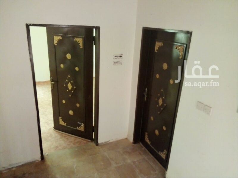 1484310 دوار اللايجار في حي الياسمين
4غرف نوم وصالة ومجلس ومقلط
مطبخ مكيفات اسبلت راكب مدخل مشترك
مدخل رجال مدخل نساه