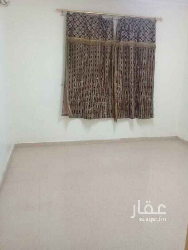 1700094 شقه للايجار عوائل غرفه وصاله ومطبخ وحمام راكبه مكيفات وموقع ممتاز جدا قريبه من طريق الملك عبدالله