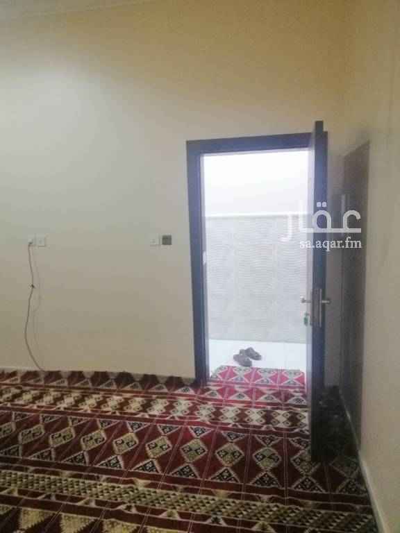 1557861 للايجار غرف عزاب مكيفه جديد
في الشعله الأسعار من ١١٠٠ إلى ١٣٠٠
كم يوجد محلات للايجار بنفس العماره