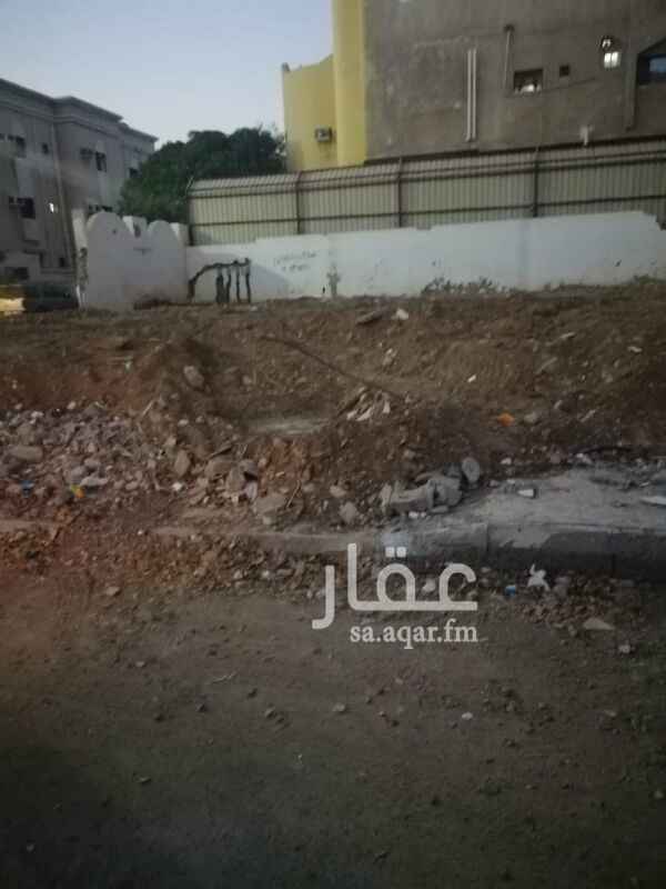 1583866 أرض شارعين في البوادي عليها تصاريح
4 محلات و4ادوار مكرره وملحق ممكن تنفع شقق مفروشة
العرض للزبون فقط طلب الوكيل 0535285286