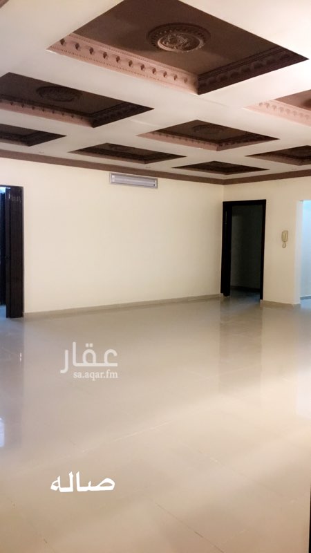 1482347 حي القيم على شارع تجاري مقابل صيدلية النهدي دور ارضي مدخلين ، 6 غرف ، غرفة خادمه او مستودع ، صاله ، 3دورات مياه ،غرفة سائق ، موقف سياره .. الايجار دور كامل بكافة المواصفات ب27 الف فالسنه قابله للتفاوض.. الرجاء التواصل على الواتس