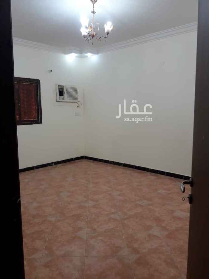 1576372 غرفتين وصالة و٣ حمامات ومطبخ راكب مكيفات وراكب مطبخ مجدده بالكامل