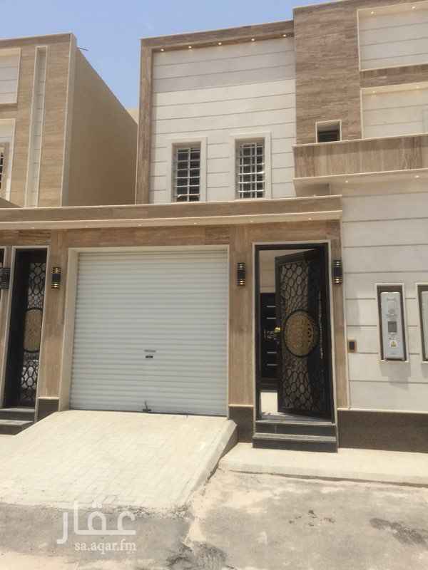 1585327 فله درج داخلي
ملحق خارجي مجلس ومقلط وصاله مجلس نساء وغرفة كبار السن
مطبخ ومستودع وغرفة سايق مدخل سياره
فوق صاله وثلاث غرف وغرفة خادمه وغسيل وسطح مستقل
الاجار ٥٠ كاش او ٦٠ دفعتين