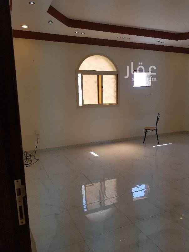 1680042 شقة ثلاث غرف وصالة ومطبخ ودورتين مياه متوفر خدمات تجارية يوجد كهرباء عداد خاص وصرف صحي ومياه التحليه الايجار على دفعتين السعر قابل للتفاوض