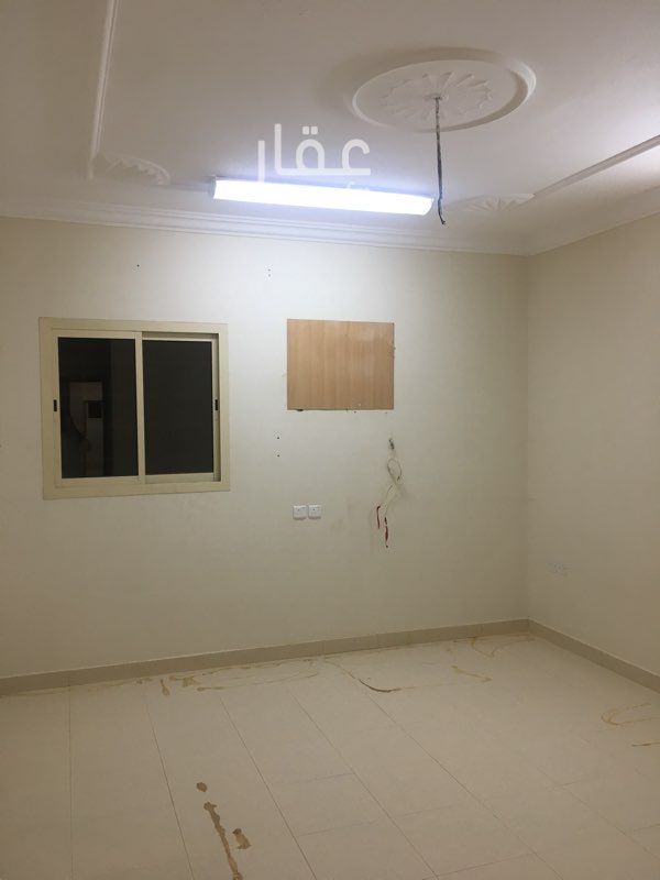 1693294 4 غرف
دورتين مياة
مستودع
كهرباء مستقل
الدور الأول
————-
في السنة الكاملة دفع ( 500 ريال ) فقط للماء
—————
مكتب السالم
0559505557