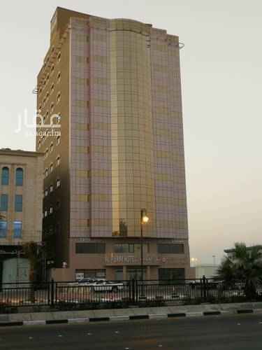 1510350 : برج فندق ثلاثة نجوم كرنيش الدمام عشرة دور - مزانين - قبو سيارات كامل الأرض - عدد مواقف السيارة ٥٤ - عدد الغرف ٩٥ - مساحة الأرض1475 : قيمة الإيجار السنوي ثلاثة مليون في السنة تدفع كامل + معرض ٦٠ الف + معرض ٥٠ الف عدد المعرض اثنين العقد مدته ١٥ سنة مضى من العقد ثلاثة سنوات مدفوعه يوجد شيك مصدق وكشف حساب بتحصيل المبلغ من المستاجر: حد 40مليون : جميع عقود الصيانة على المستأجر
