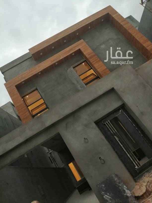 1582671 للبيع فيلا في حي القيروان
جنوبيه شارع 15
درج صاله شغل مودرن
تحت استقبال ومصعد
ومسبح وملحق خارجي
العلوي
اربع غرف نوم منهم
غرفتين ماستر وغرفتين
السطح
غرفه خادمه
وصالة وغرفة نوم
