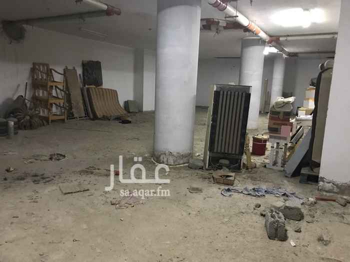 1286447 للايجار قبو عمارة كامل حي الملز بجانب مستشفى الملك عبدالعزيز مناسب جداً كمستودع مع باب وريموت لنزول السيارة
للتواصل واتساب فقط:0549494185