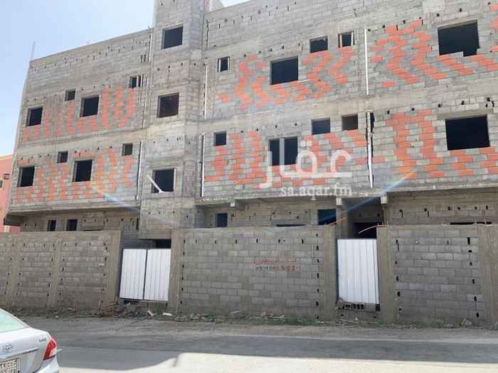 1652362 عمارة مكونة من ثلاث ادور كل دور ٤ شقق.
ولكل شقه خزان سفلي مستقل.
العمارة موقعها متميز جداً .
للتواصل رقم 0555538360