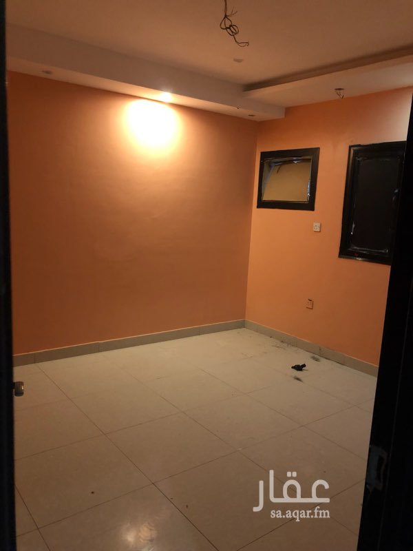 1757275 شقة للاجار حي الريان قريبة من جميع الخدمات
الشقه بالدور الرابع عباره عن ثلاث غرف وصاله وعدد 2 حمام
الغرف والصاله كبيره
موقف خاص لكل شقه
عداد كهرباء منفصل
حارس العماره متواجد 24 ساعه لخدمه السكان
العماره والحي هادي
* يتوفر مطبخ .
* مدخل سيارة .
* مصعد .
* 5 سنوات .
* 3 غرف .
* 1 صاله .
* 2 دورة مياه .