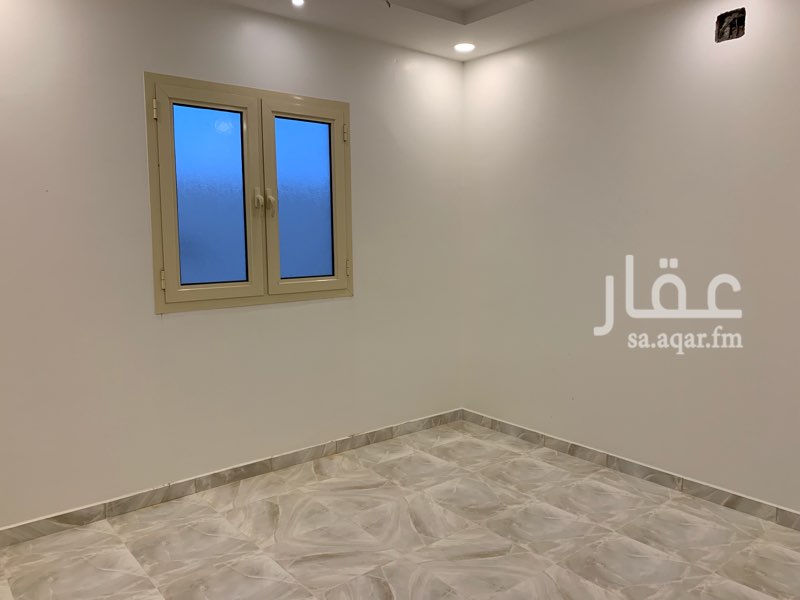 1554108 شقه غرفتين نوم ومجلس مطبخ وعدد دوره مياه 2
مع سطح مدخل مستقل
عداد كهرباء منفصل