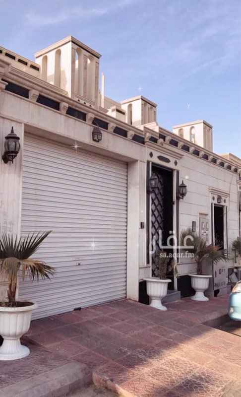 1544025 شقه دورين للايجار السعر 17 ألف الدور الاول مكون من مجلس رجال + صالة جلوس +مطبخ + دورتين مياه الدور الثاني مكون من ثلاث غرف نوم + دورتين مياه وسطح .. للمفاهمه واتس اب فقط 0549839270