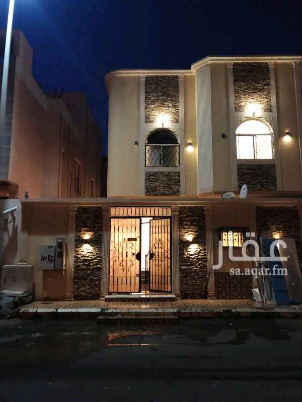 1160099 للبيع فيلا فاخرة بـ حي النهضة
*المساحة : * 250م .
*شارعين متظاهرة :* 16م + حديقة .
*العمر : * 10 سنوات - مجددة بالكامل .
تفاصيل الفيلا :-
*الدور الارضي :-*
مدخلين للفيلا أمامي و خلفيَ .
صالون كبير مفتوح - حمام - مطبخ .
*الدور الاول :-*
جناح نوم رئيسي بـ غرفة دولايب و حمام
2 غرف نوم + 3 حمامات
*الملحق :-*
غرفة نوم بحمام + غرفة خادمة بحمام
غرفة غسيل + سطح كبير .
السعر مليون ٦٩٠الف للعلم الموقع غير صحيح علي الخريطه نرحب بتصالكم في اي وقت ٠٥٤٩٩٤٠٤٠٠ابو حمزه