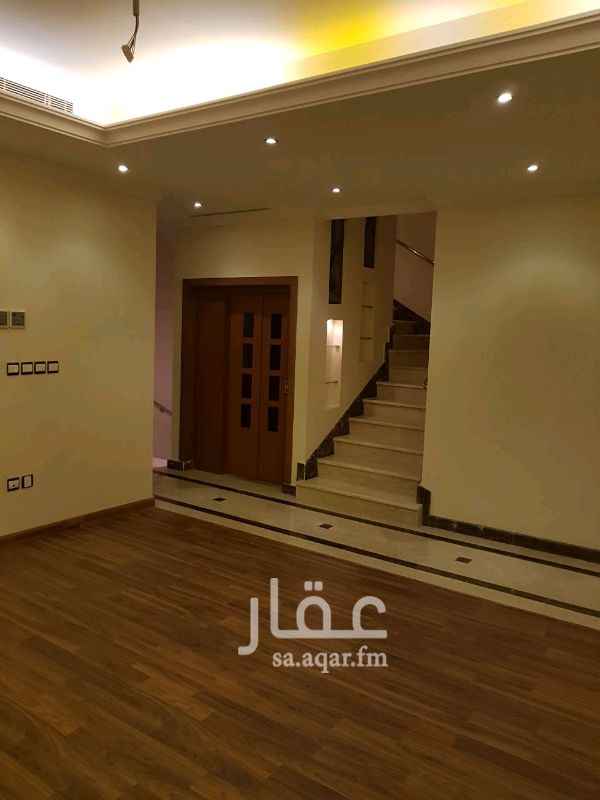 1712935 للبيع فيلا جديدة ضاحية البساتين مساحة 510م شارعين مكونه من دورين وملحق الدور الاول مكون من صالونين وسفرة ومطبخ الدور الثاني مكون من صالة معيشة وأربعة غرف نوم كل غرفه بحمام وملحق مكون من صالة معيشة وغرفة نوم بحمام مطلة على السطح وغرفة شغالات كبيرة وحمام وغرفة غسيل جميع دواليب غرف النوم راكبة تكييف مركزي مسبح وحديقة ومصعد ميتسوبيشي وباركنق لسيارتين وغرفة سواق السعر 3 مليون و700
للعلم الموقع غير صحيح علي الخريطه
للوقوف علي الموقع نرحب بتصالكم
الله الموفق للجميع