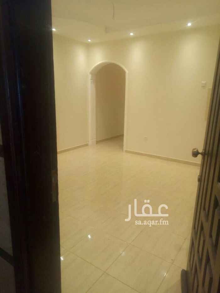 1622917 شقه مكونه من مدخلين 4غرف وصاله ومطبخ و3حمامات