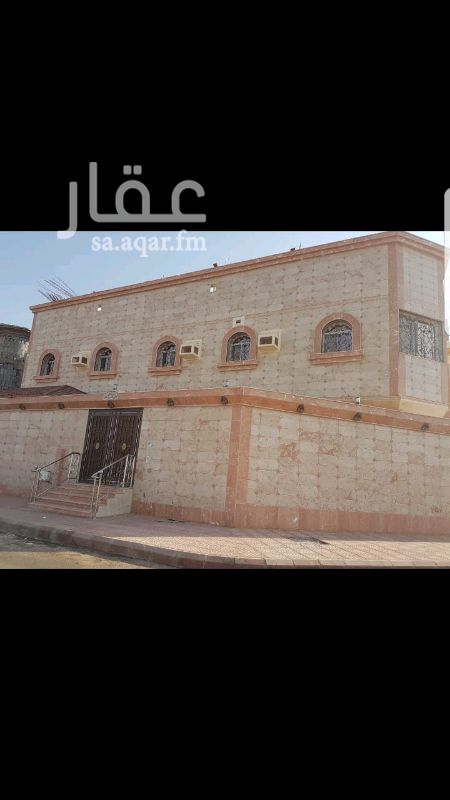 1281298 ملحق للايجار مكون من غرفتين وصاله ومطبخ ودورتين مياه وجزء من السطح
الموقع حي الدفاع بالقرب من السعودي الألماني خلف معارض السيارات ( الدعيثه)
الايجار 13 الف سنوي