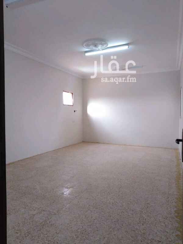 1509078 للايجار مكتب اداري مساحته ٤٠م مع مطبخ ودورة..قابل للتصريح من البلديه...
الايجار٨٠٠٠ريال دفعه واحده
او ٩٠٠٠ريال دفعتين
بالاضافه ٥٠٠ريال تأمين مسترد.