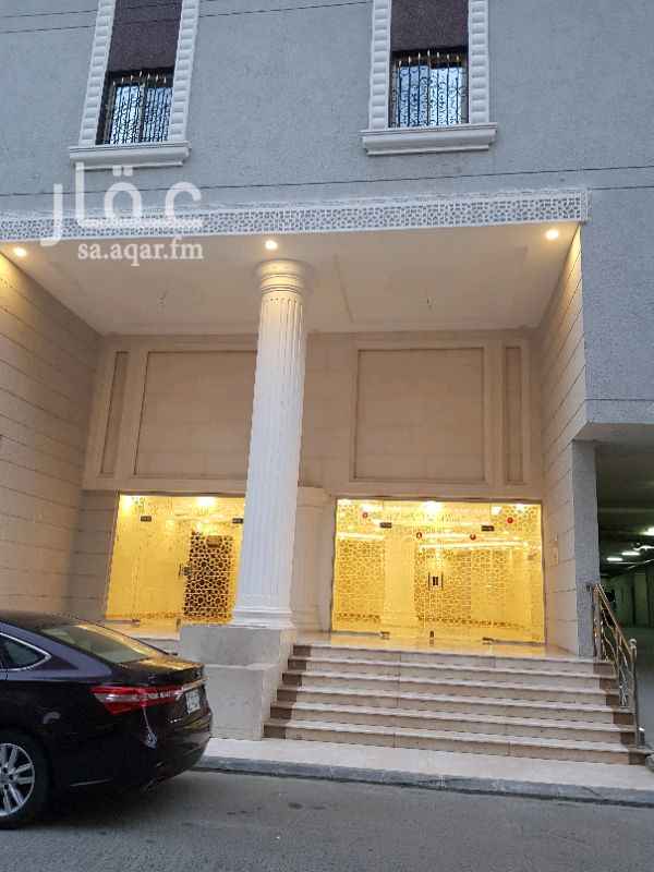 1286818 5غرف وصالة ومطبخ و3 دورات مياه مساحتها ١٧٦م خزان مستقل علوي وسفلي خدمة إتحاد ملاك مواقف سيارات غرف سايقين لعدم تواجدي باستمرار في الموقع ارجوا مراسلتي على الواتس او رساله نصيه او اتصال