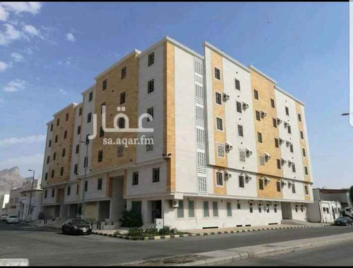 1290507 4 غرف وصالة ومطبخ و3 دورات مياه وغرفة شغاله واجهه مدخلين مساحتها ١٤٠ م