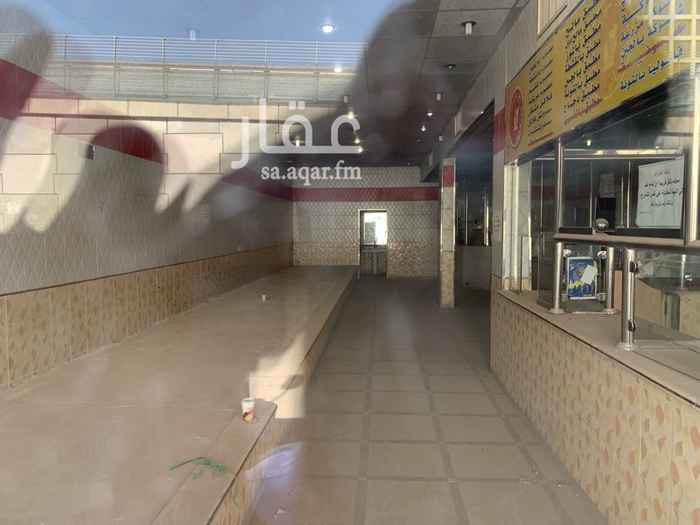 1435497 محل للايجار فتحتين طريق العلياء بجانب فطيرة الفلال والبلح الذهبي نعمان سابقاً