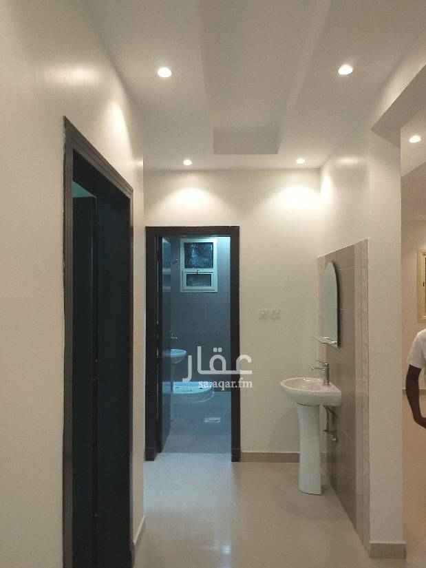 1514591 دور علوي بحي المونسيه مخطط الخليفي
الايجار يتكون من ٣غرف ومجلس ومقلط وصاله
مدخلين الدور
الدور جديد
مطبخ راكب