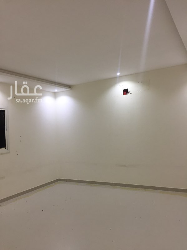 1687819 للايجار شقه بالشهري
بالدور الثالث يوجد سطح
تتكون الشقه من
مجلس وصاله
ومطبخ
وغرفتين نوم
ودورتين مياه
لا يوجد مكيفات
ولا يوجد دولاب مطبخ
الشقه بالدور الثالث السطح يوجد سطح
عداد الكهرباء مستقل
الشقه مستخدمه تقريباً سنه
لتواصل 0550044868
نسعد لخدمتكم
ونستقبل العروض المباشره