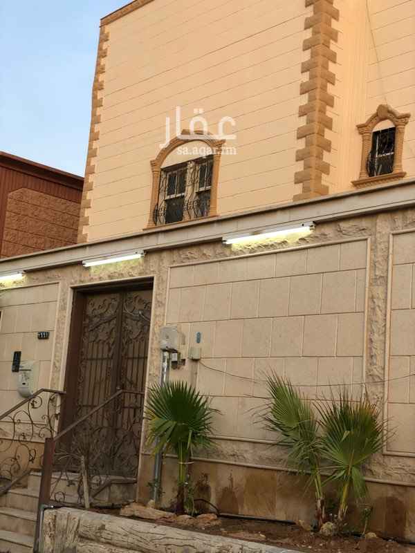 1701439 للبيع عمارة عباره عن :
دور ارضي :
مكون من مجلس ومقلط ومطبخ وغرفة رئيسية وثلاث غرف نوم وثلاث دورات مياة وحوش كبير بمدخل سيارة
اربع شقق مكونه من مجلس ومقلط ومطبخ وغرفتين نوم ودورتين مياة
متبقي عليها 350000 للبنك العقاري