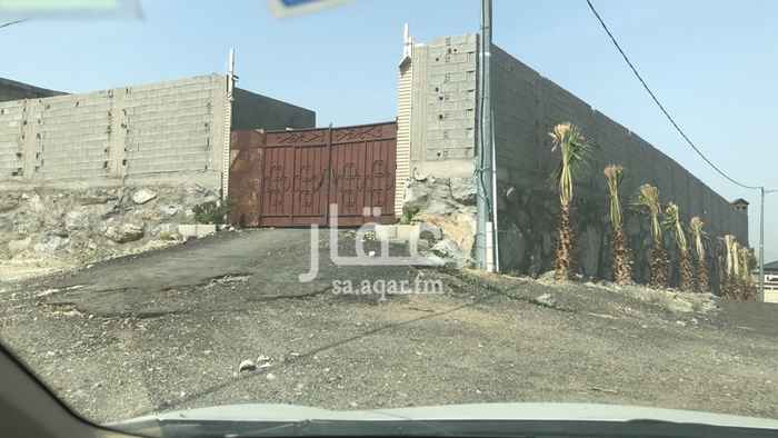 1572185 منتجع مكون من سته شاليهات كل شاليه غرفتين وصاله ومطبخ وحمام وحوش