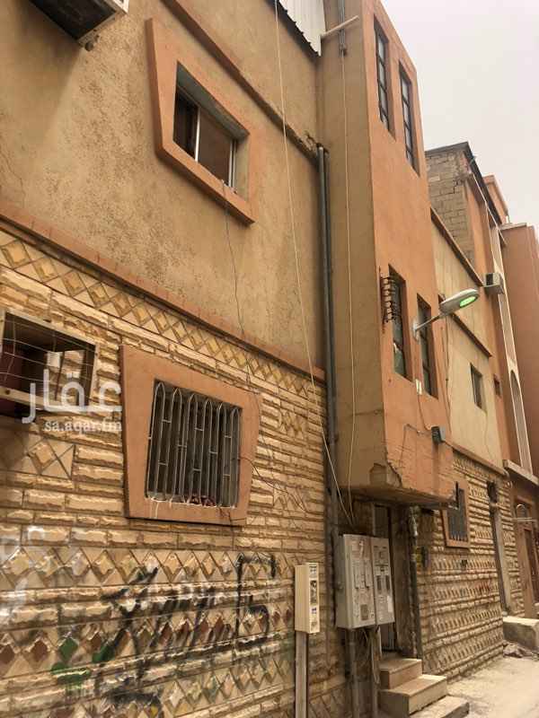 1510249 عمارة سكنية أربعة شقق وملحقين وغرفة
الشقق (غرفتين ومطبخ ودورة مياه) والملاحق ( غرفة ومطبخ ودورة مياه) والغرفة عبارة عن غرفة ودورة مياه بايها على الشارع .