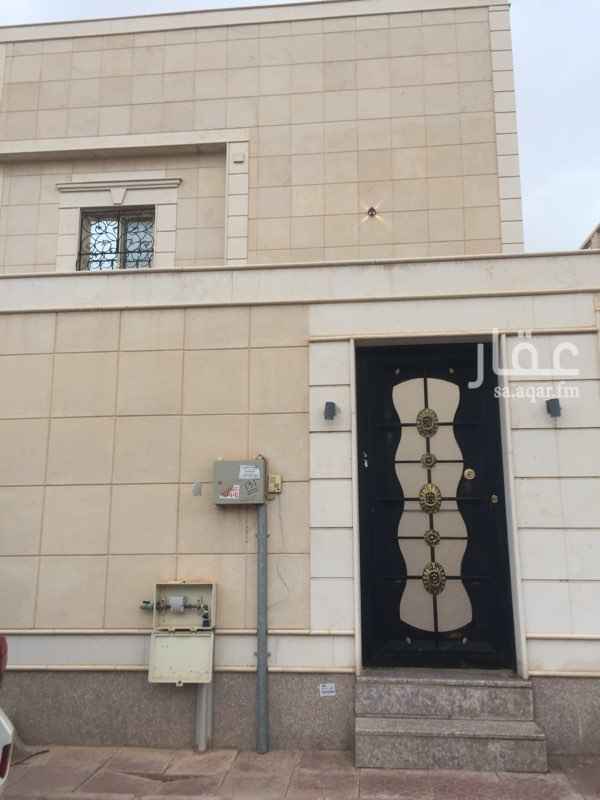 1581257 فيلا دبلكس للبيع المساحة 220 متر مربع درج داخلي غرفة سائق ومدخل سيارة عمر العقار 4 سنوات