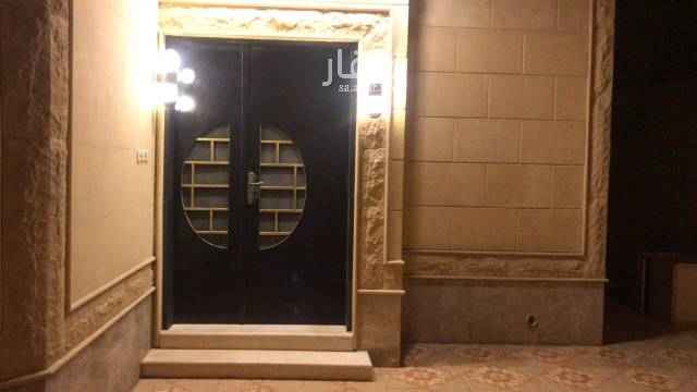 1602172 فله مساحه ٣١٨،٥
واجه شرقيه حي الياسمين مربع (١٦) جميع المرافق و الخدمات متوفره وقريبه منها.
العمر خمس سنوات الفله نظيفة جداً وجديده وبحاله ممتازه
الفله مكونه من (دور ارضي + دور علوي + شفه في السطح)
جميع المكيفات مركبه + مطبخين مركبه في الدورين
الدور الأرضي ( ٣ غرف + مجلس +صاله + مطبخ + ٣ دورات مياه + غرفه سائق)
الدور الثاني ( ٣ غرف ،غرفه النوم الرئيسيه مشتمله على خزائن حديثة و عصريه ثابته ومصممة خصيصاً للغرفه + ٣ دورات مياه +مجلس + صاله + مطبخ ،
المطبخ في الدور الثاني يشتمل على الأدوا