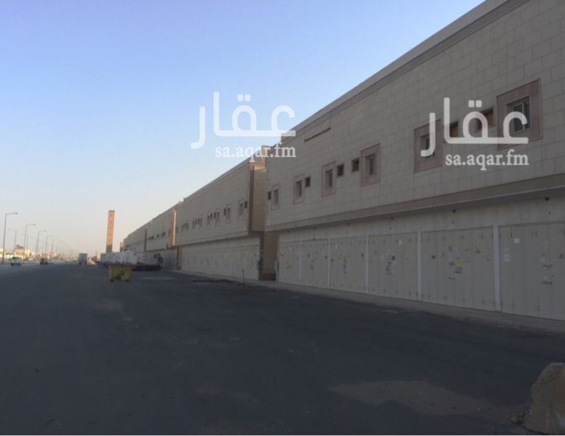 845660 عمارة للإيجار بالكامل ( جديدة ) :
عبارة عن :
18 غرفة و 9 محلات .
🔴 كل غرفة عبارة عن :
مساحة الغرفة =36 م٢ بدورة مياه مستقلة ومغسلة .
🔴 كل محل عبارة عن :
مساحة المحل = 40 متر مربع
بدورة مياه مستقلة .
الموقع :
الرياض - السلي - شارع اسطنبول .
للإستفسار /
0550278111