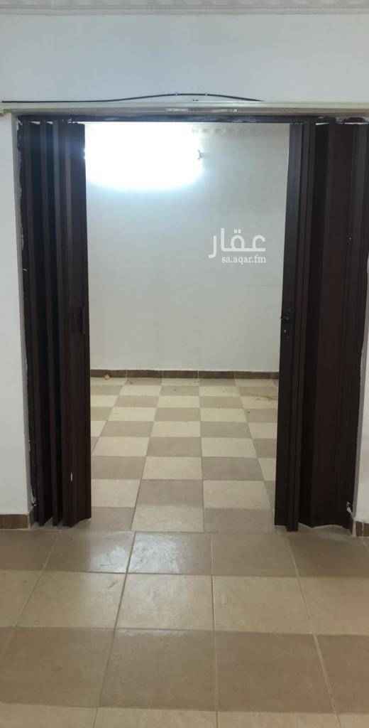 1734009 شقة واسعة مقابل سطح