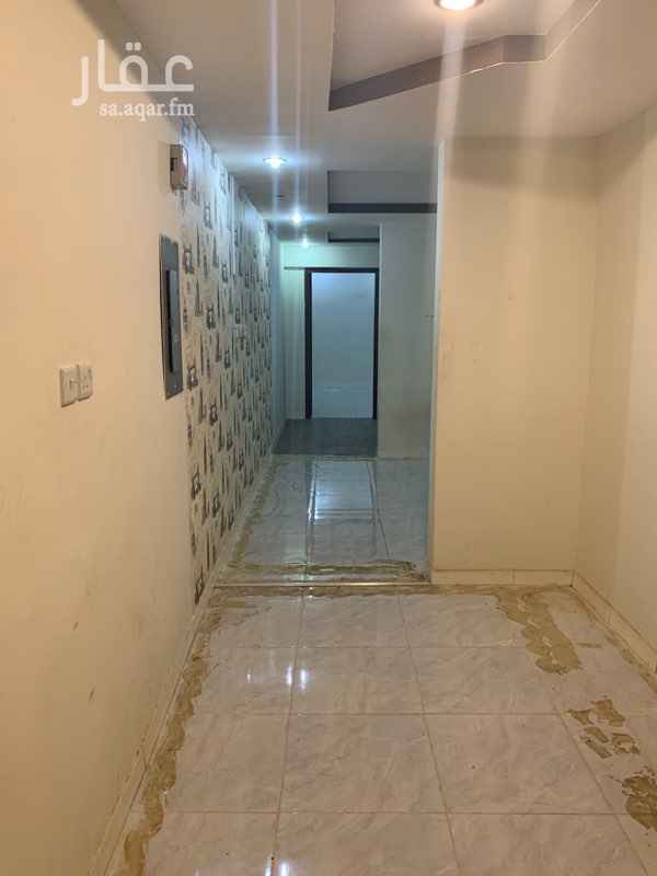 1739627 غرفه وصاله ومطبخ ودوره مياه نضيفه يوجد جميع الخدمات ومواقف سيارات الدفع شهري او 6شهور اوسنوي
شهر 1300 التواصل عن طريق الوتساب