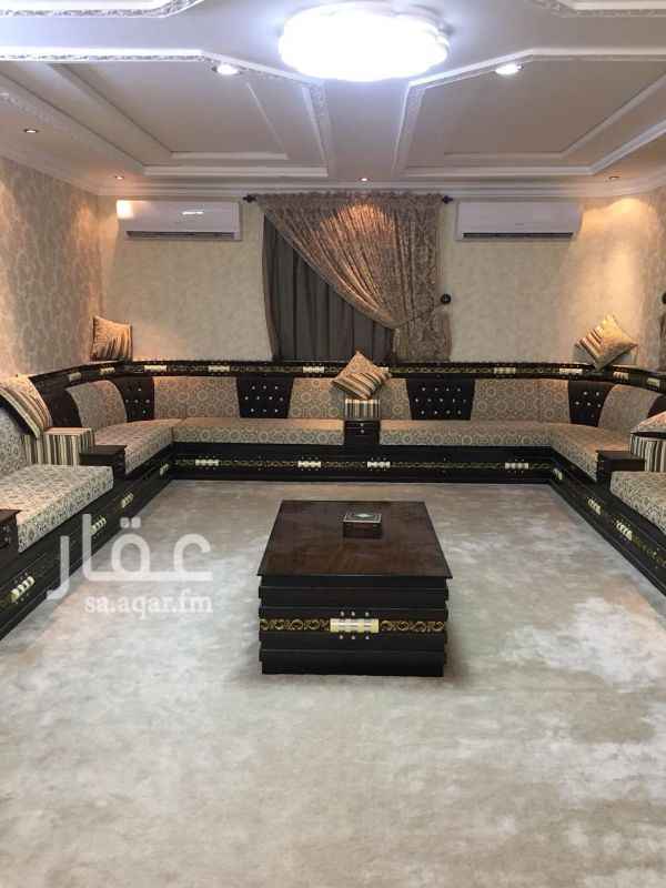 1295696 فيلادور وثلاث شقق جنوبيه شارع ٢٠ مساحة ٦٠٠ عمرها ١٠سنوات عليها صندوق حوالي ٤٧٠الف
تتكون من حوش كبير مع مشب ومجلس ومقلط وصاله ومجلس نساء و٣غرف نوم منها غرفه ماستر بها مكيفات واثاث
