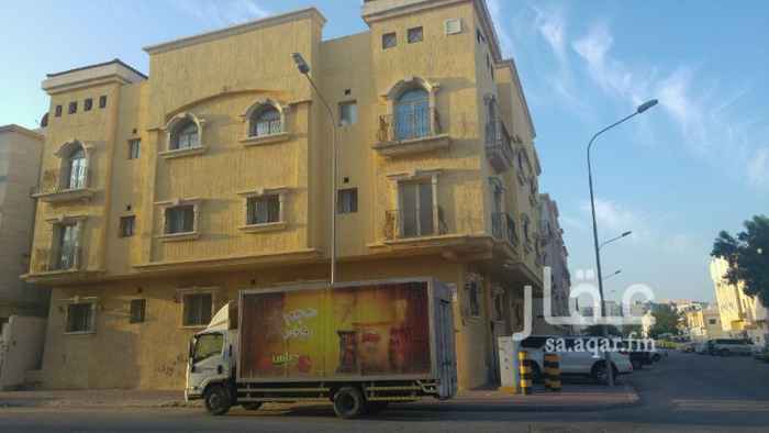 1292880 موقع العمارة الخبر الجنوبية شارع مرات تقاطع 19/20 زاوية جنوبية شرقية تتكون من 12 شقة وملحق 3 شقق من غرفتين و 10 شقق من 3 غرف و الملحق من غرفتين و 13 عداد و بها مصعد عمر العقار 9 سنوات غير مؤجرة بالكامل .