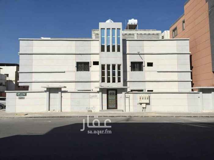 1419390 عمارة بحالة جيدة و مجددة بالكامل تتكون من 4 شقق كل شقة من 3 غرف وصالة ومطبخ و دورتين مياه و حوش مستغل و سطح ممتاز تصلح للشركات و المؤسسات و السعر قابل للتفاوض _ الثقبة شارع الدرعية تقاطع _22
